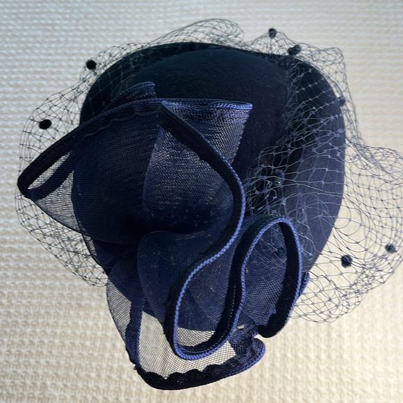 Doeskin 100% wool vintage navy blue hat made by Bollman Hat Co., veil & mesh bow - Picture 12 of 12